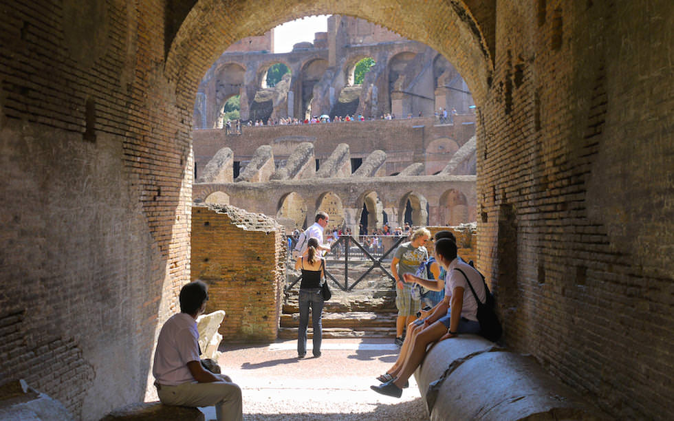 Kolosseum in Rom Italien - Blick aus den Katakomben