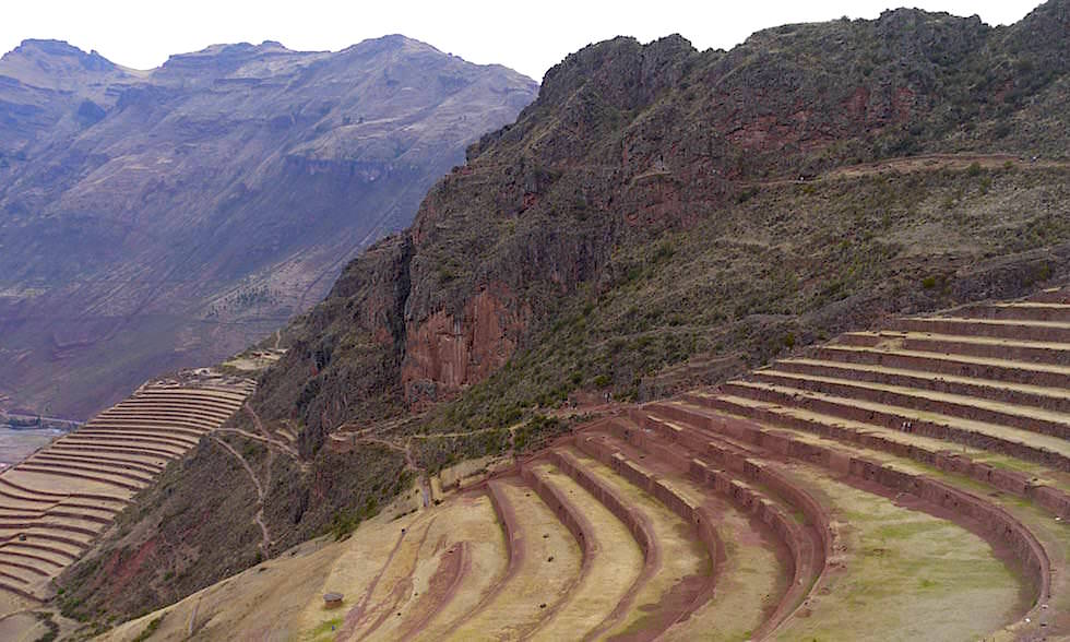 Ausblick auf die faszinierenden Terrassen von Pisaq - Valle Sagrado Highlights - Heiliges Tal bei Cusco - Peru