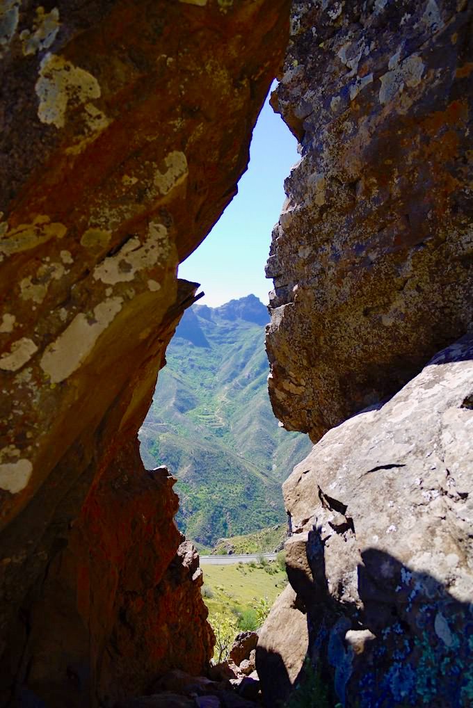 Roque Bentayga - Felsen vereinen sich zu einem Fenster mit Aussicht - Gran Canaria