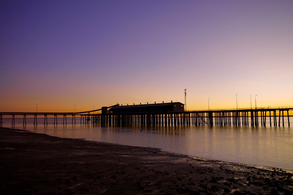 Feuriger Sonnenuntergang hinter Derby Wharf - Kimberley - Western Australia