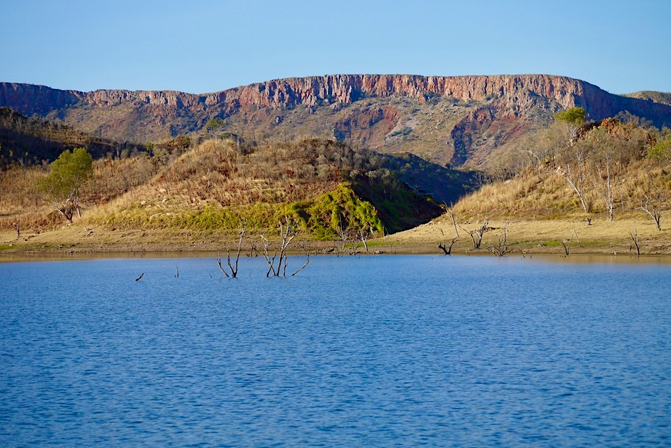 Lake Argyle - Carr Boyd Ranges im Westen - Kimberley - Western Australia