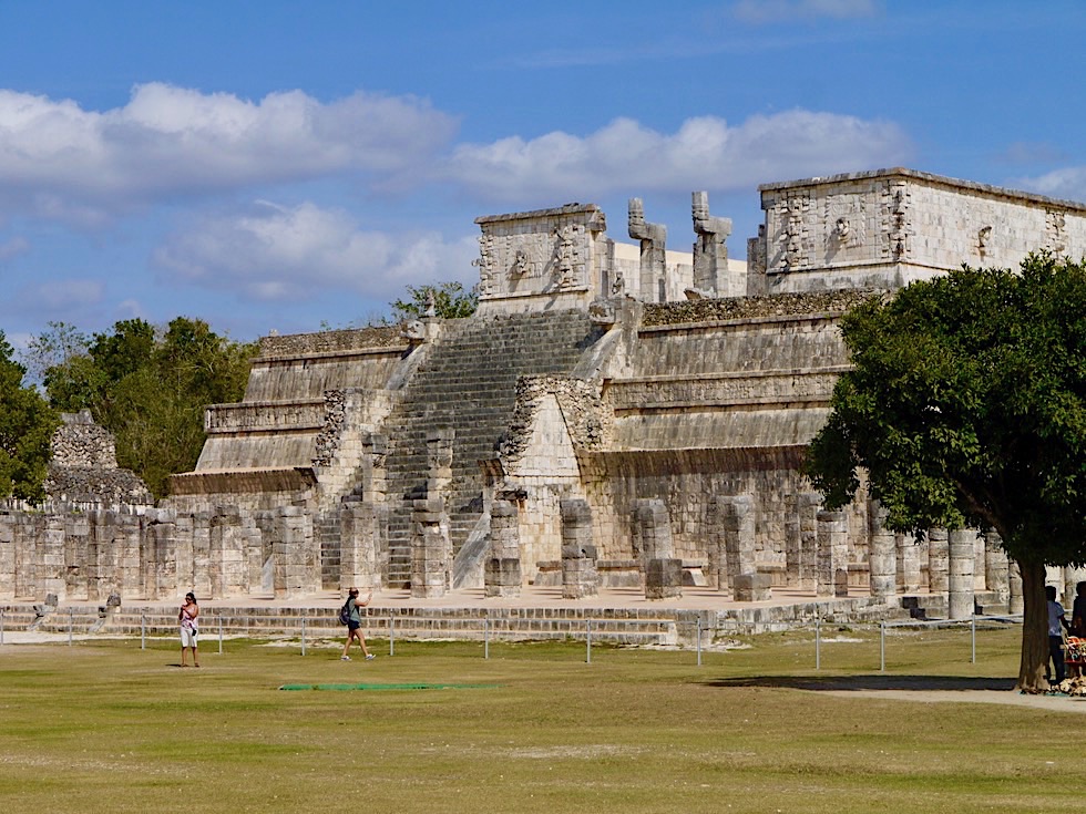 Chichen Itza - Templo de los Guerreros oder Kriegertempel - Yucatan - Mexiko