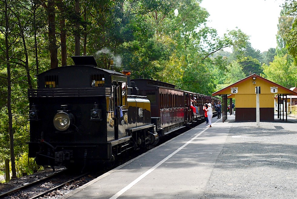 Puffing Billy Museumsbahn - Lakeside Railway Station - Emerald Lake Park - Victoria