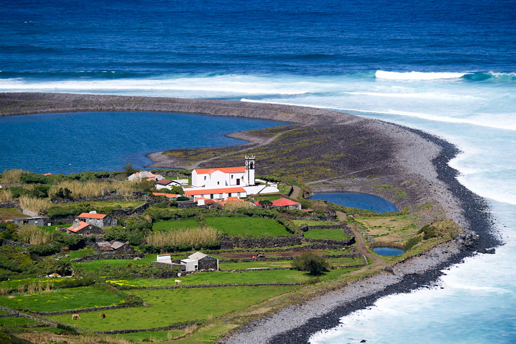 Idyllisch und wunderschön: die Faja daCaldeira de Santo Cristo - Schönste Wanderung auf Sao Jorge & den Azoren