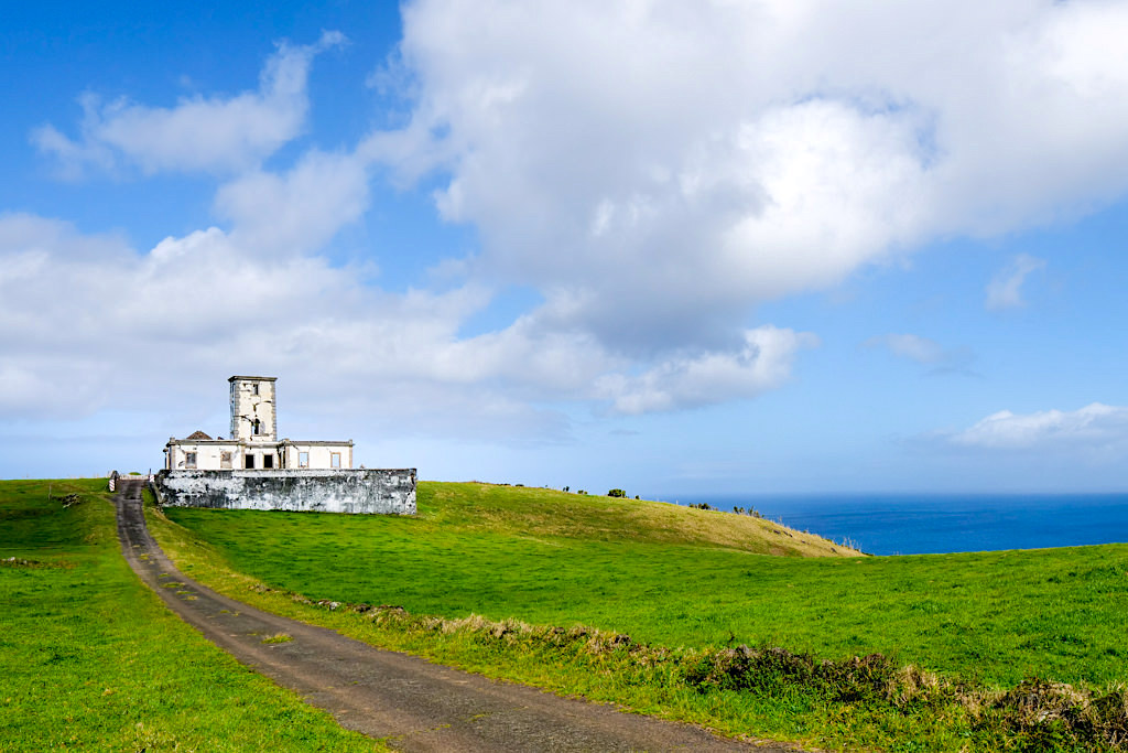 Anfahrtsweg zum Alten Leuchtturm, dem Farol da Ribeirinha und dem Miradouro da Ribeirinha - Faial, Azoren