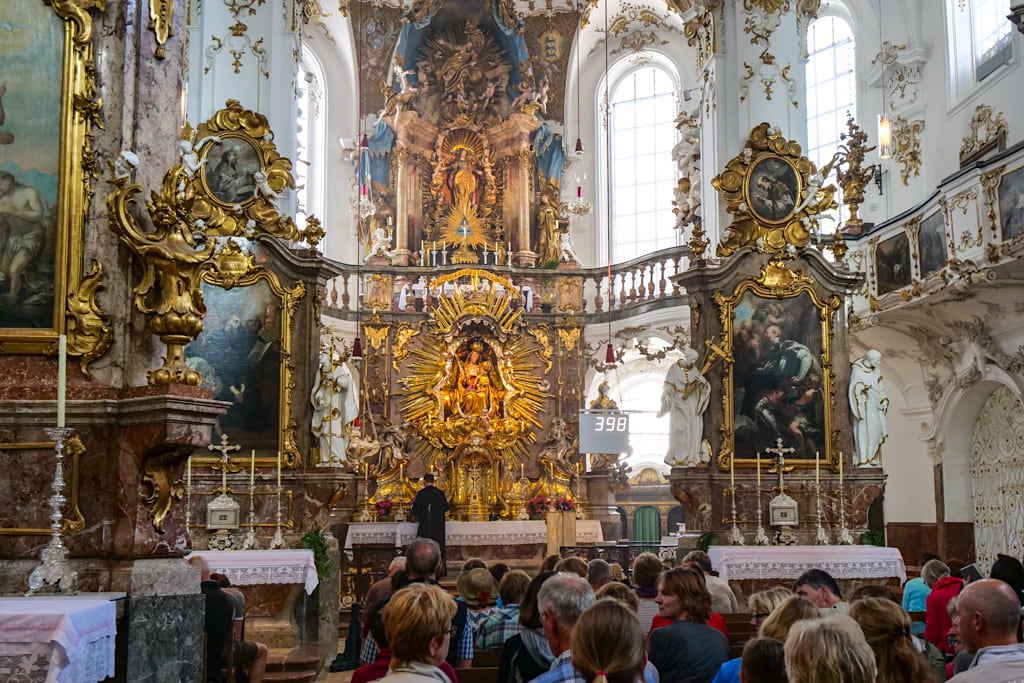 Kloster Andechs Wallfahrtskirche Sankt Nikolaus und Sankt Elisabeth nahe Herrsching am Ammersee - Bayern